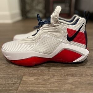 Nike LeBron Soldier 14 sz 12